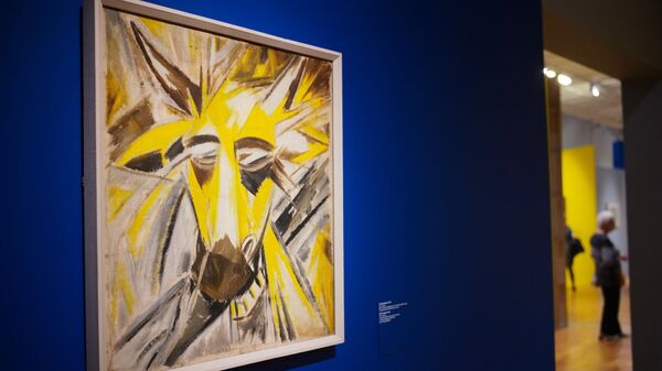 Картина Михаила Ларионова Голова быка на выставке Михаил Ларионов в Третьяковской галерее в Москве