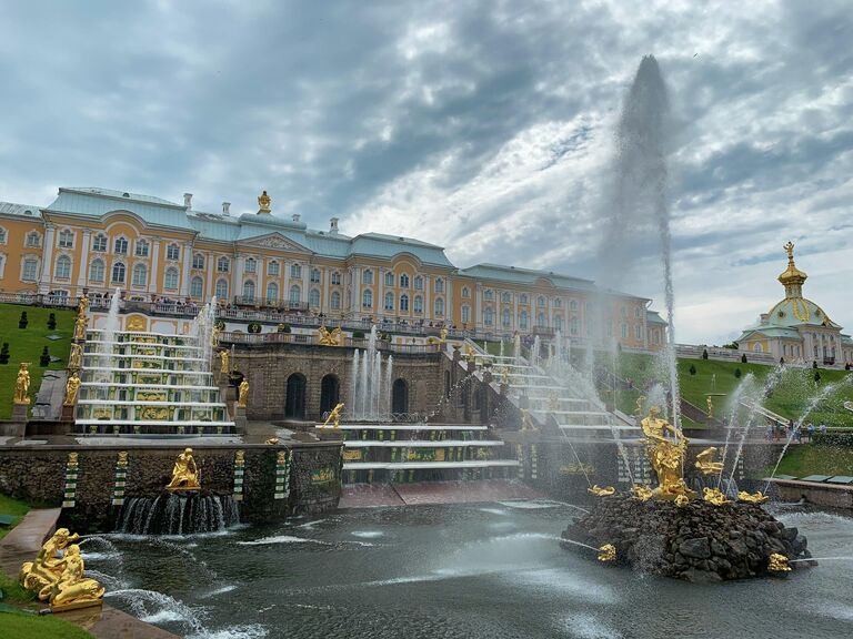 Фонтан в Государственном музее-заповеднике Петергоф