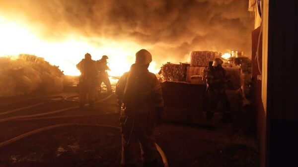 Пожар на территории компании Татнефтепродукт в Казани