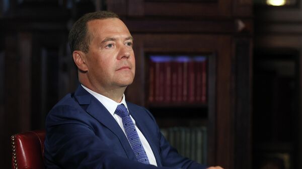 Дмитрий Медведев во время интервью издательскому дому Комсомольская правда