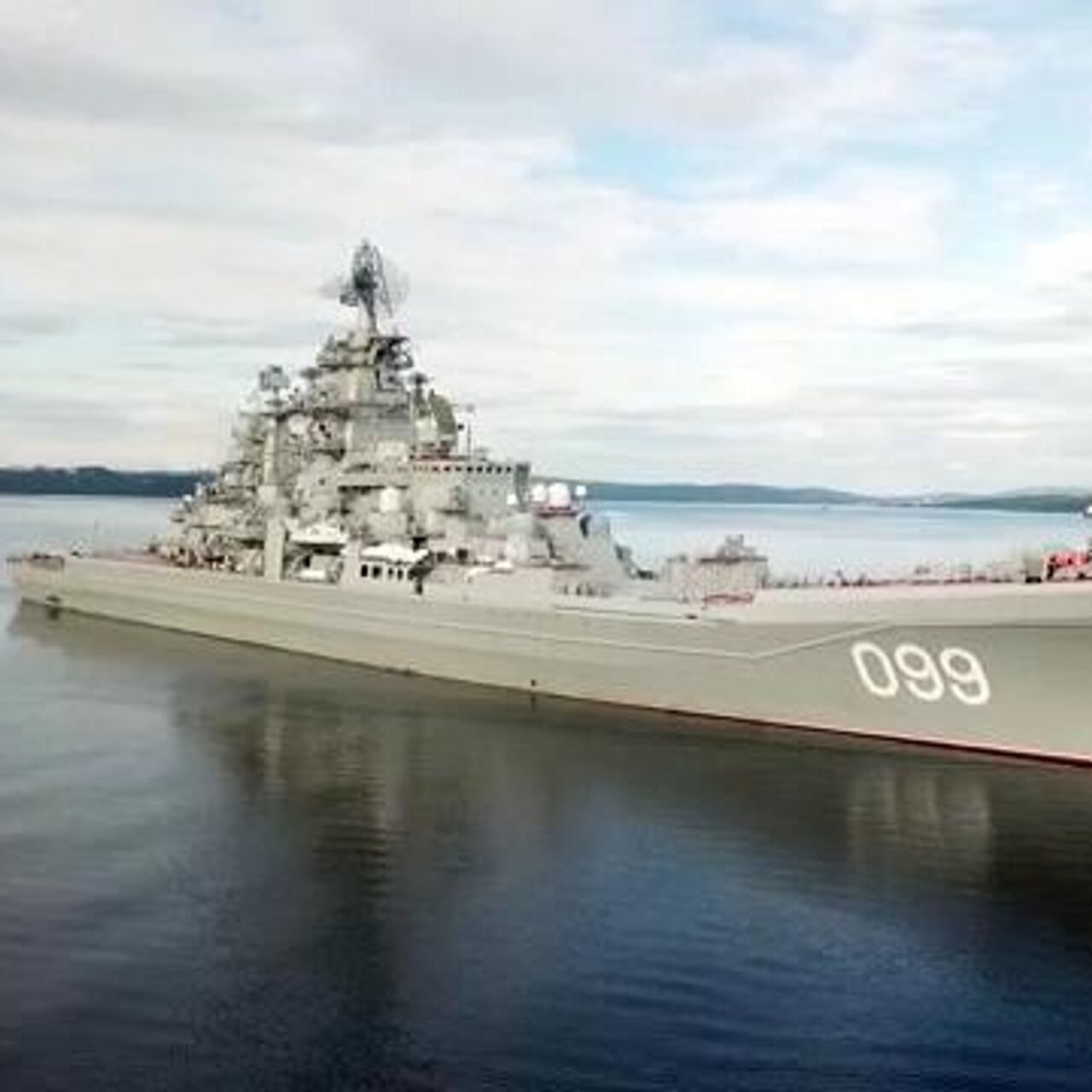 Корабли трех флотов ВМФ РФ задействовали на морском параде в Сирии