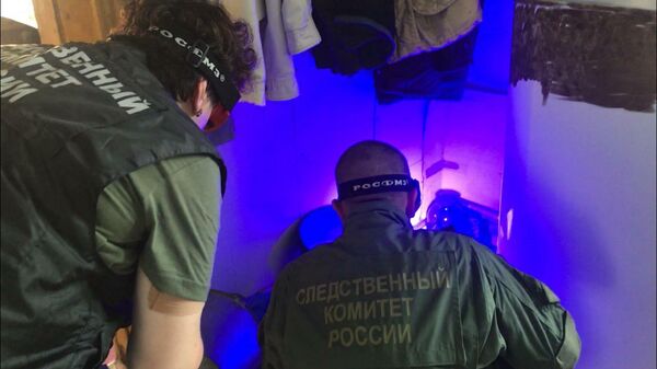 Сотрудники СК РФ на месте разбойного нападения и убийства 100-летнего ветерана Великой Отечественной войны в Киргинском районе