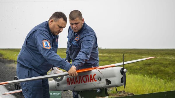 Спасатели Ямалспас запускают беспилотник