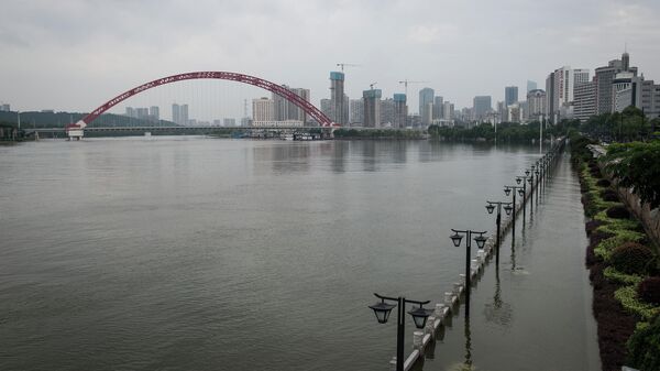 Затопленная набережная реки Янцзы в Китае