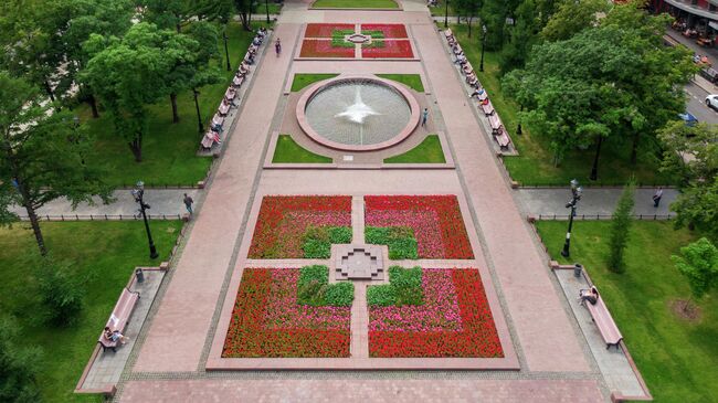 Цветники в Москве: Новопушкинский сквер
