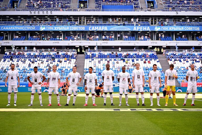 Игроки Краснодара в футболках акции Пожалуйста, дышите! Игроки Краснодара в футболках акции Пожалуйста, дышите!