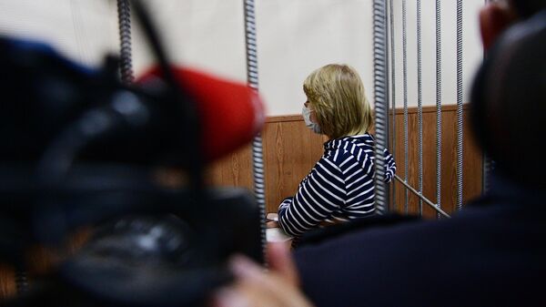 Врач Валентина Чернышова, обвиняемая по делу о торговле детьми от суррогатных матерей, в Басманном суде Москвы