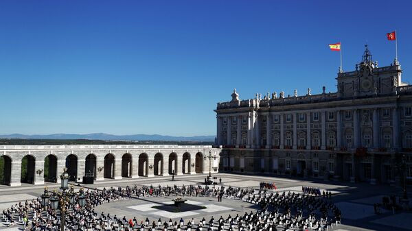 Траурная церемония в память о жертвах COVID-19 в Мадриде