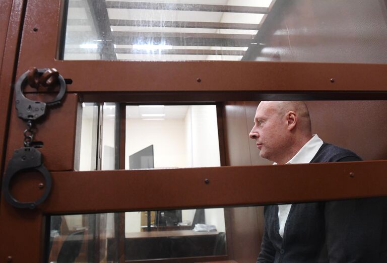 Генеральный директор центра суррогатного материнства Владислав Мельников в Басманном суде Москвы Генеральный директор центра суррогатного материнства Владислав Мельников в Басманном суде Москвы
