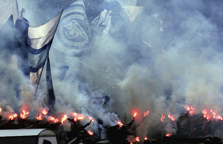 Болельщики Зенита, архивное фото Болельщики Зенита, архивное фото