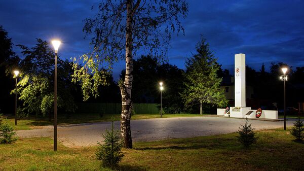 Новое освещение памятника, посвященного участникам Великой Отечественной войны, и прилегающей территории в Кокошкино