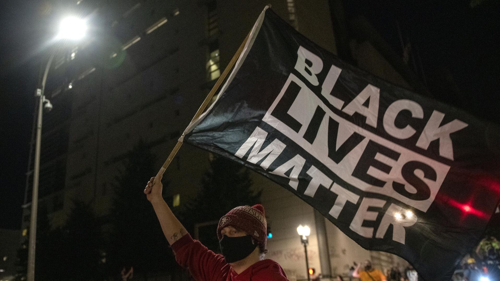 Протестующий из движения Black Lives Matter в американском Портленде - РИА Новости, 1920, 20.10.2020