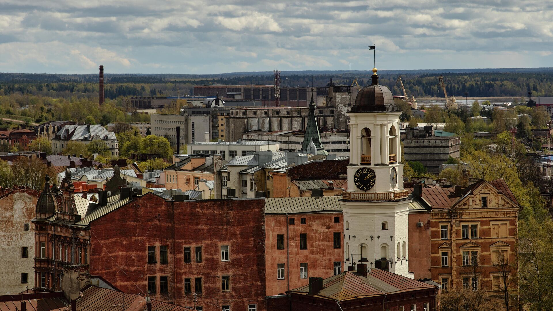 Вид на Выборг с башни святого Олафа Выборгского замка, которая открылась для посетителей - РИА Новости, 1920, 17.11.2020