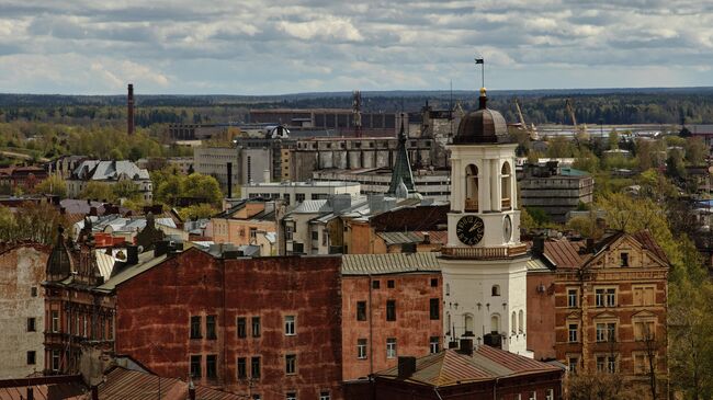 Вид на Выборг с башни святого Олафа Выборгского замка, которая открылась для посетителей