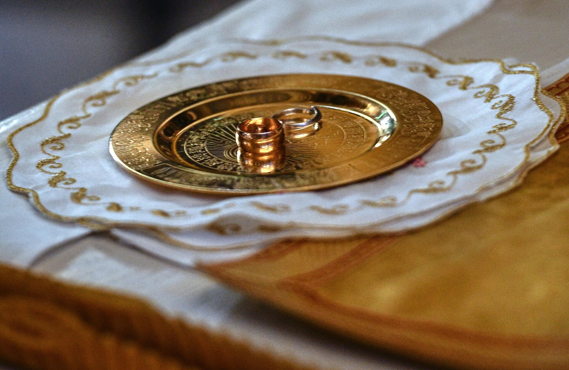 Христианское поведение в православной церкви: все, что нужно знать о таинстве венчания
