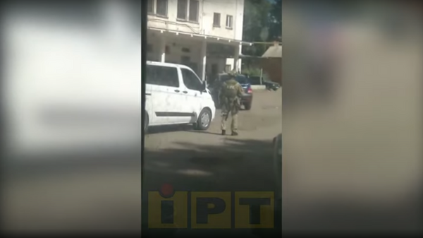 Опубликовано видео с места захвата заложника в Полтаве