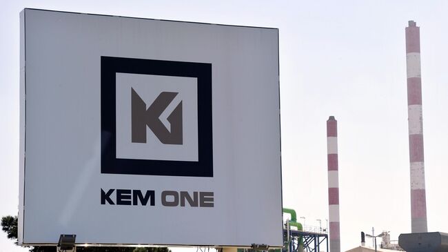 Баннер компании Kem One во Франции