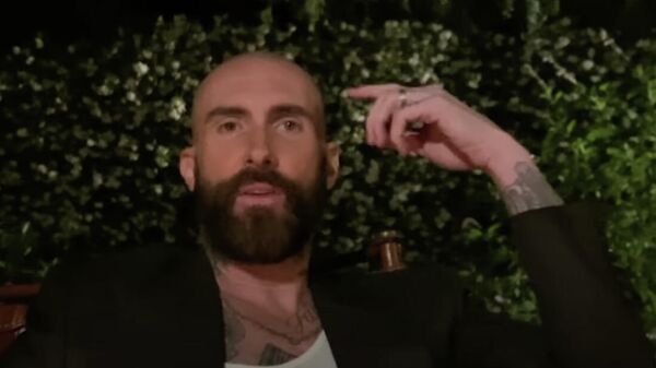 Скриншот клипа Maroon 5 Nobody's Love