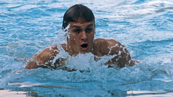 Рекордсмен СССР в плавании на 200 метров брассом Робертас Жулпа