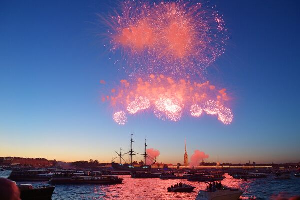 салют к дню вмф в москве. Смотреть фото салют к дню вмф в москве. Смотреть картинку салют к дню вмф в москве. Картинка про салют к дню вмф в москве. Фото салют к дню вмф в москве
