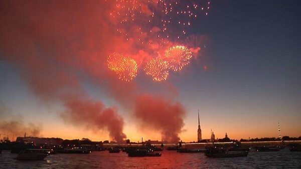 Небеса портовых городов осветили салюты в честь дня ВМФ