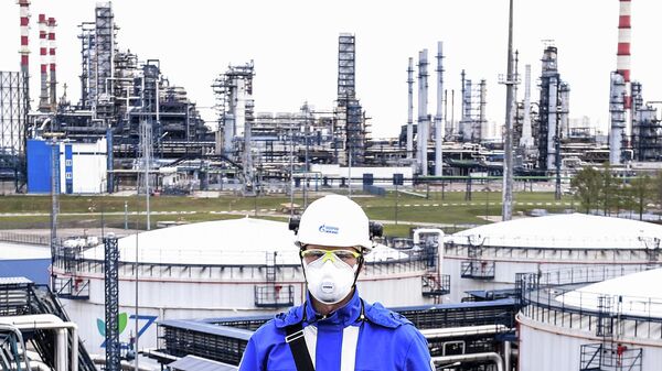Оператор комплекса переработки нефти Евро+ Московского нефтеперерабатывающего завода 