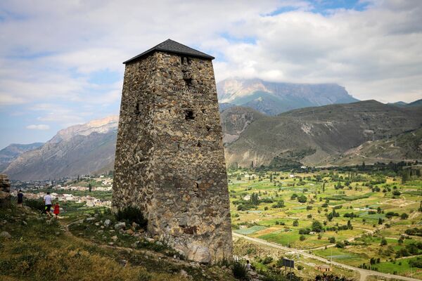 Развалины Аланского поселения 10 века в Черекском ущелье в Кабардино-Балкарии