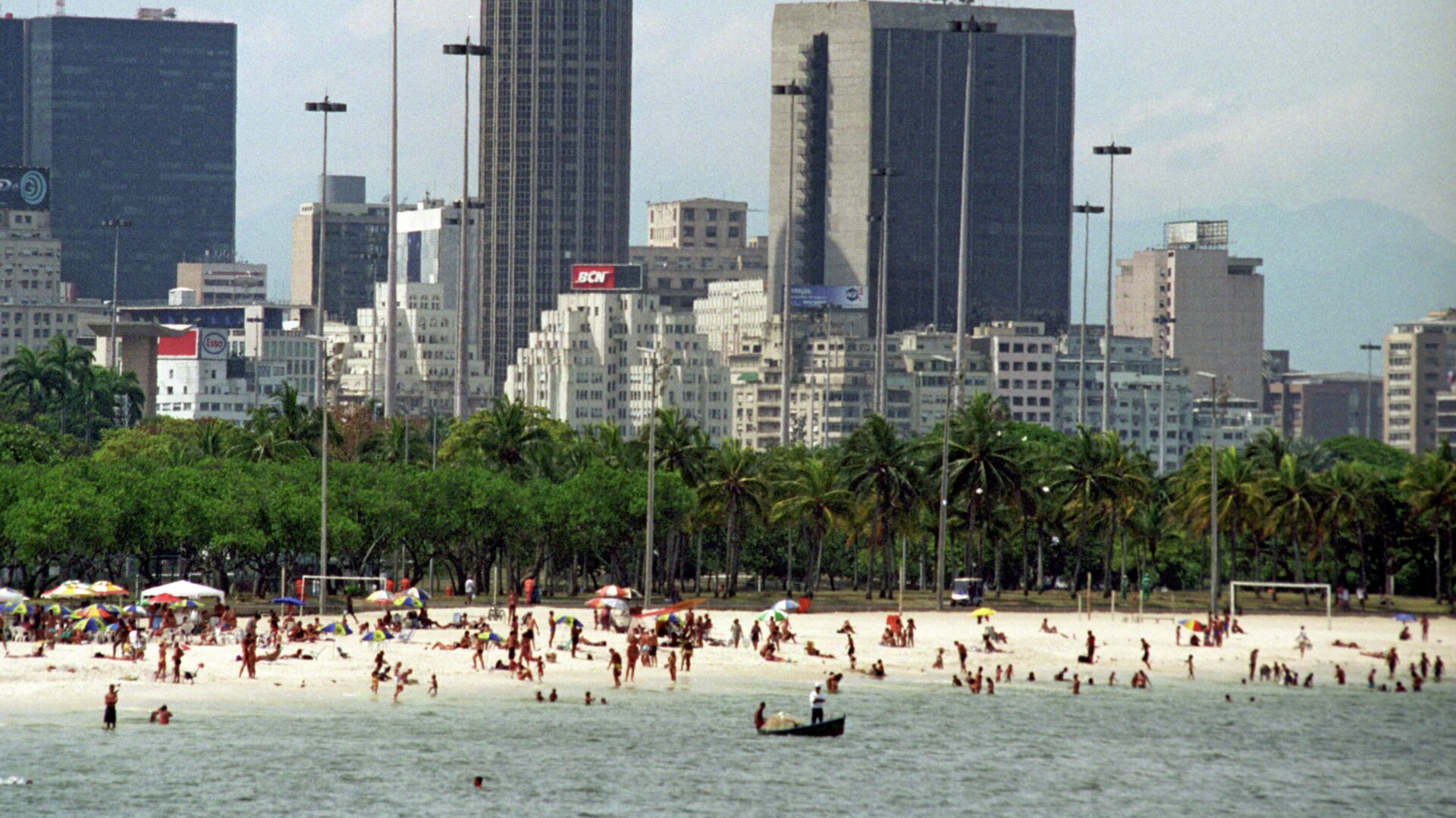 Пляж Копакабана в Рио-де-Жанейро Пляж Копакабана в Рио-де-Жанейро - РИА Новости, 1920, 30.07.2021