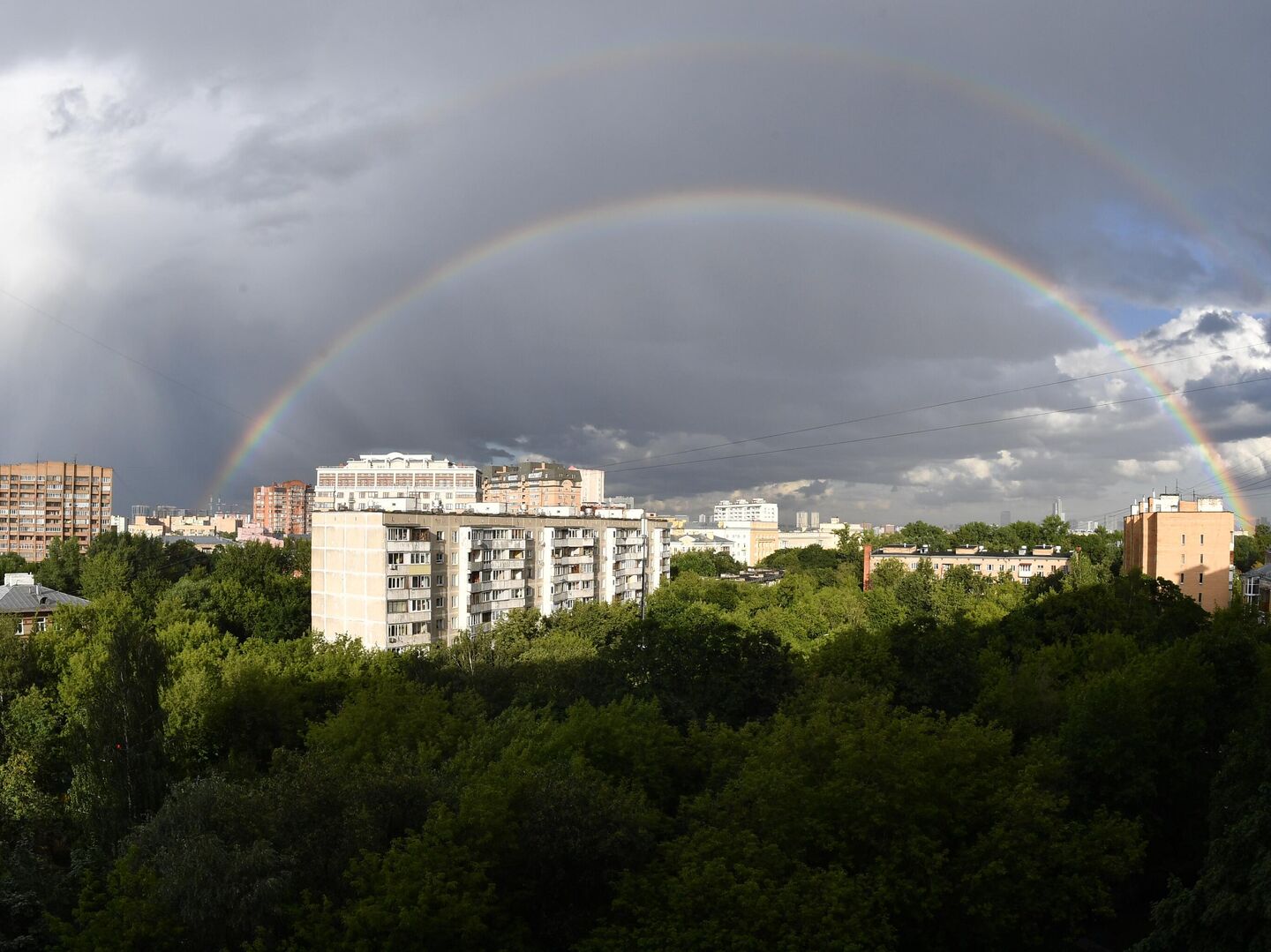 Фото радуга москва