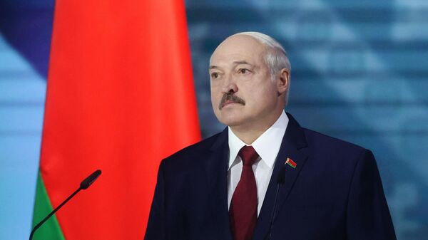 Президент Белоруссии Александр Лукашенко выступает с посланием белорусскому народу и Национальному Собранию