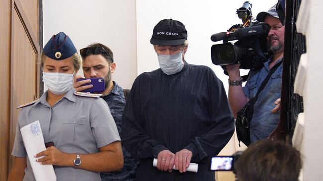 Актер Михаил Ефремов перед началом слушаний в Пресненском суде по делу о ДТП