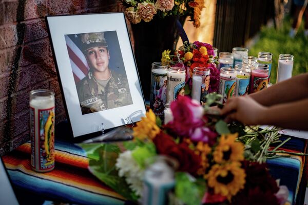 Портрет убитой рядовой армии США Ванессы Гильен в штате Техас, США Портрет убитой рядовой армии США Ванессы Гильен в штате Техас, США