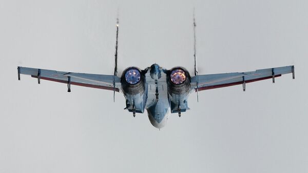 Самолет Су-27 