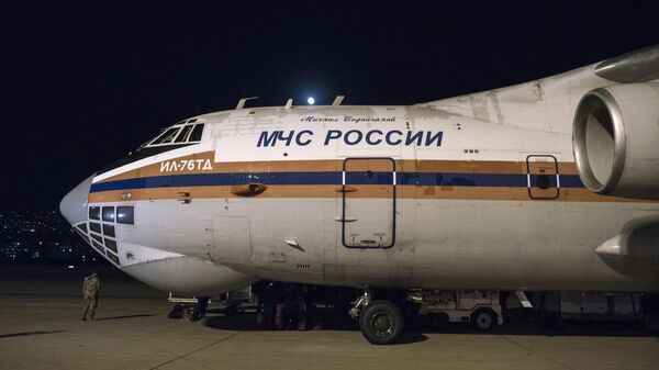 Самолет ИЛ-76ТД МЧС РФ с российской помощью в аэропорту Бейрута