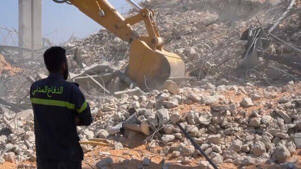Разбор завалов после взрыва: в Бейруте продолжается спасательная операция