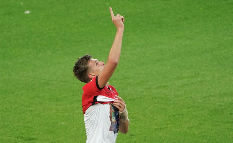 Игрок Спартака Александр Соболев Игрок Спартака Александр Соболев