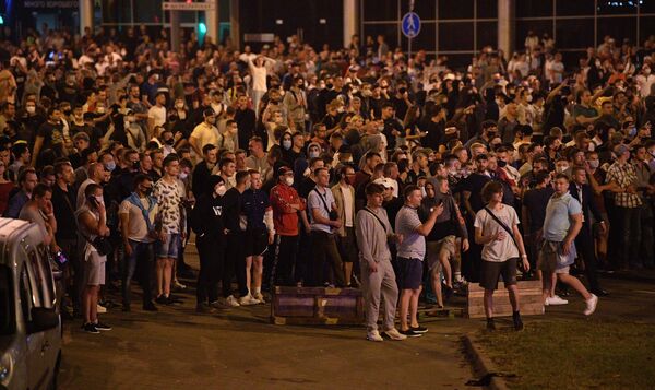 Участники акции протеста на одной из улиц в Минске