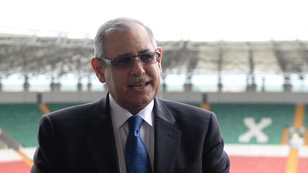 Чрезвычайный и полномочный посол Арабской Республики Египет Ихаб Ахмед Талаат Наср на стадионе Ахмат Арена в Грозном