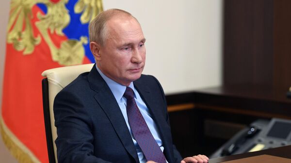  Президент РФ Владимир Путин во время встречи в режиме видеоконференции