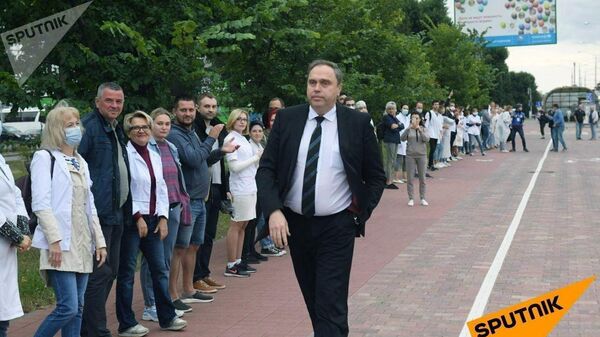 Глава Минздрава Белоруссии Владимир Караник на акции врачей в Минске