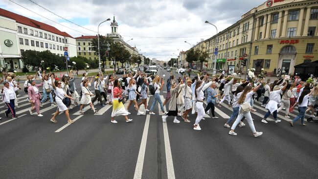 Участники мирной акции протеста