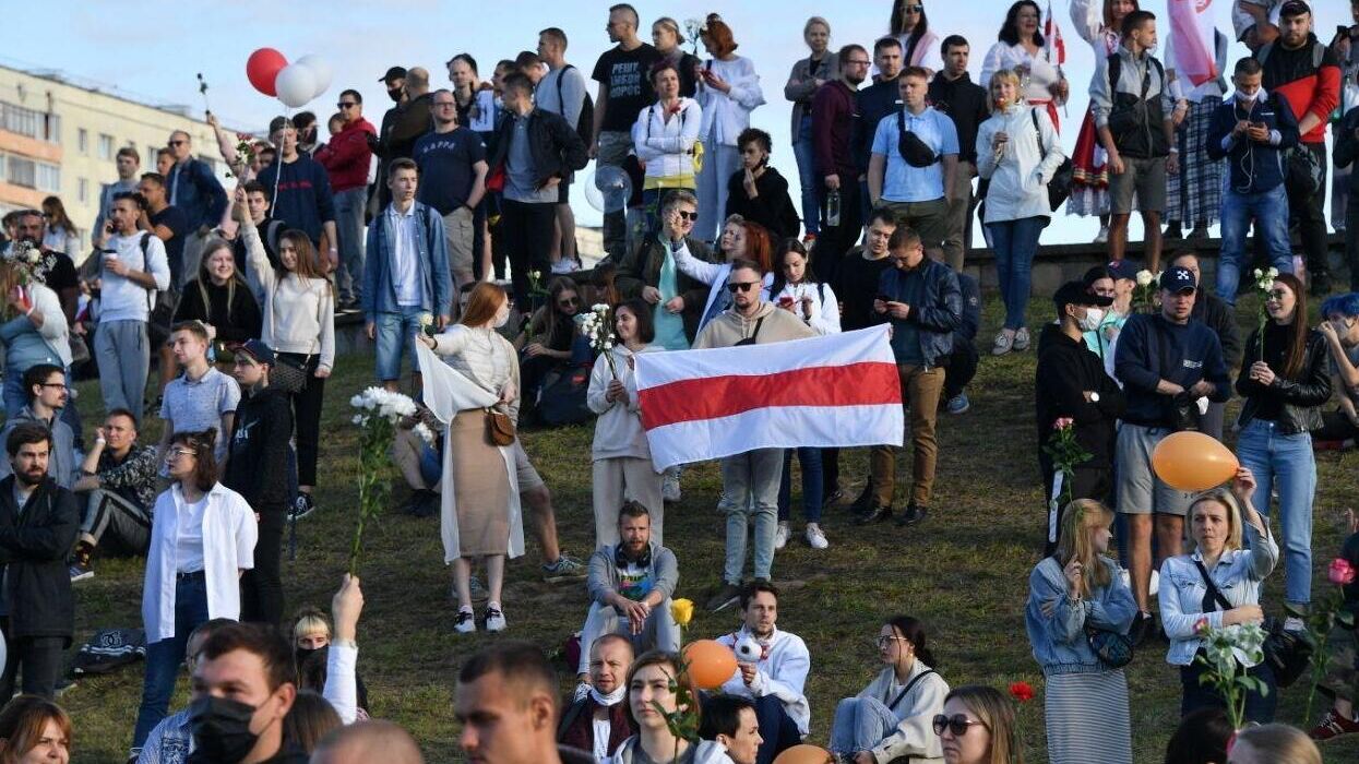 Участники акции протеста у станции метро Пушкинская в Минске - РИА Новости, 1920, 14.08.2020