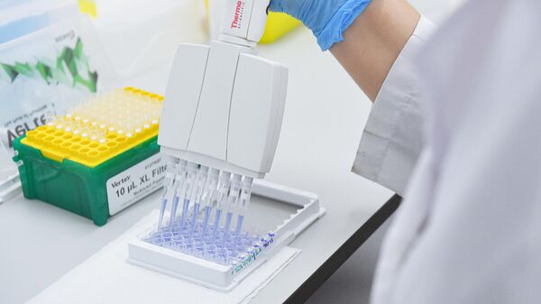 Испытания и производство вакцины от COVID-19 в лаборатории центра эпидемиологии и микробиологии имени Н.Ф. Гамалеи