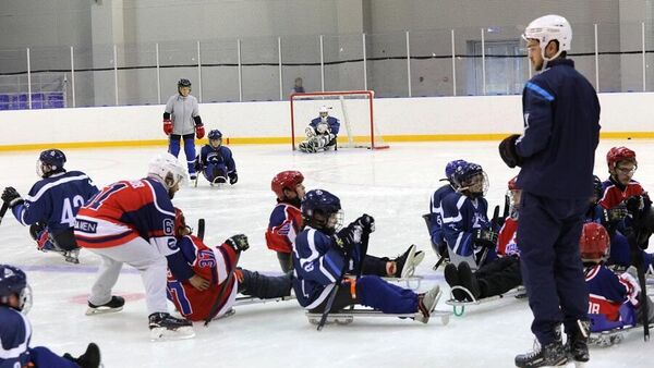 Тренировочная игра по следж-хоккею команды Полярные волчата из Москвы
