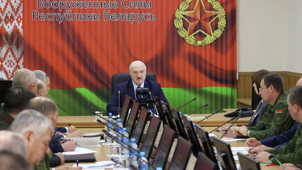 Президент Белоруссии Александр Лукашенко провел встречу в Центре стратегического управления Министерства обороны в Минске