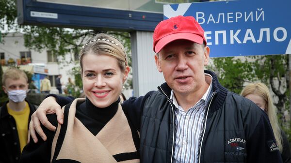 Белорусский государственный деятель, экс-претендент на пост президента Белоруссии Валерий Цепкало со своей женой Вероникой