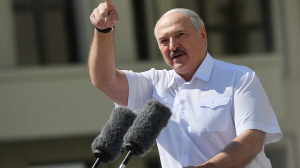 Александр Лукашенко на митинге в свою поддержку в Минске