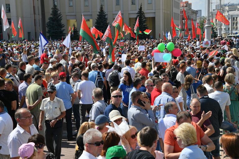 Митинг в поддержку действующего президента Белоруссии Александра Лукашенко в Минске