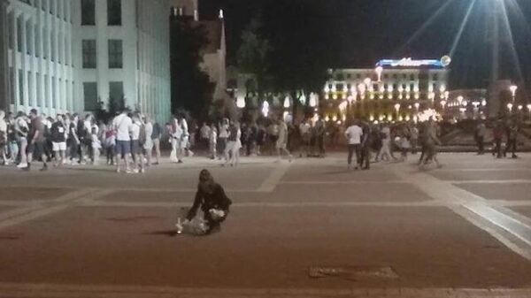 Последние митингующие уходят с площади в Минске