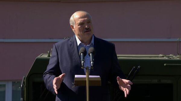Лукашенко: Если кто-то не хочет работать и хочет уйти, ворота открыты